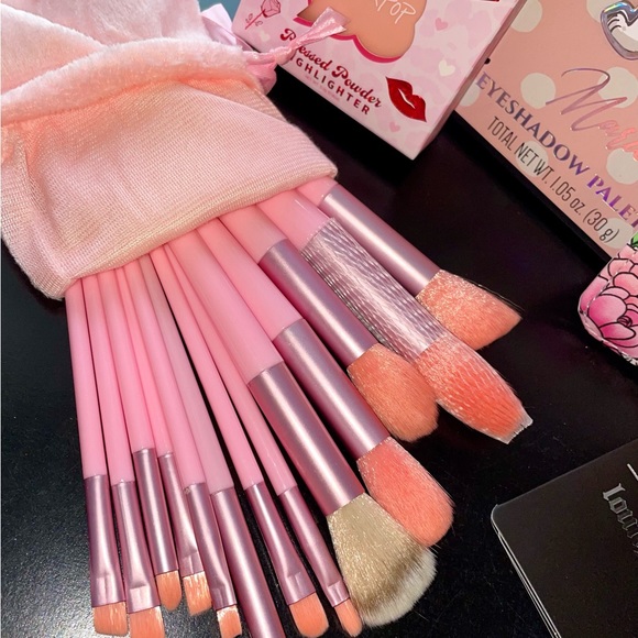 ARISTOCATS BEAUTY BUNDLE # 2 - Picture 4 of 13